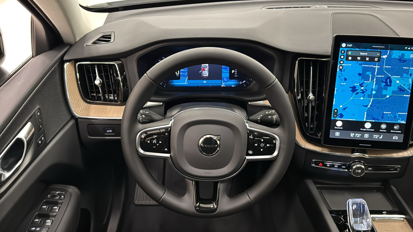 New 2027 Volvo XC60 B5 Core AWD/4WD image 12