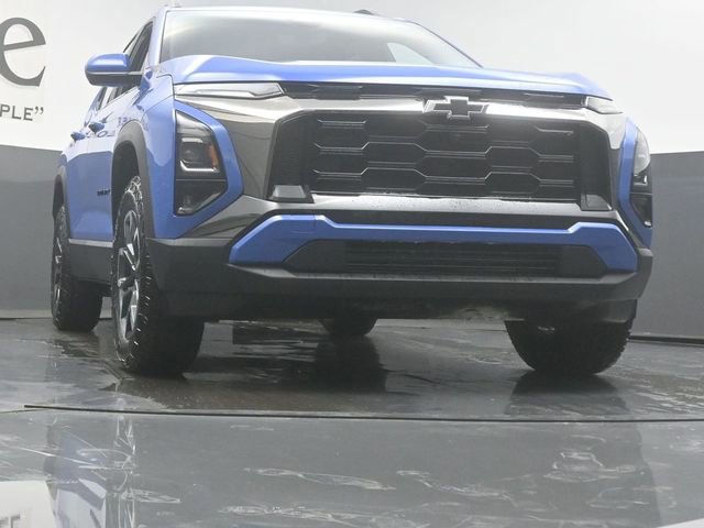 New 2026 Chevrolet Equinox ACTIV w/ Convenience Package III FWD image 3