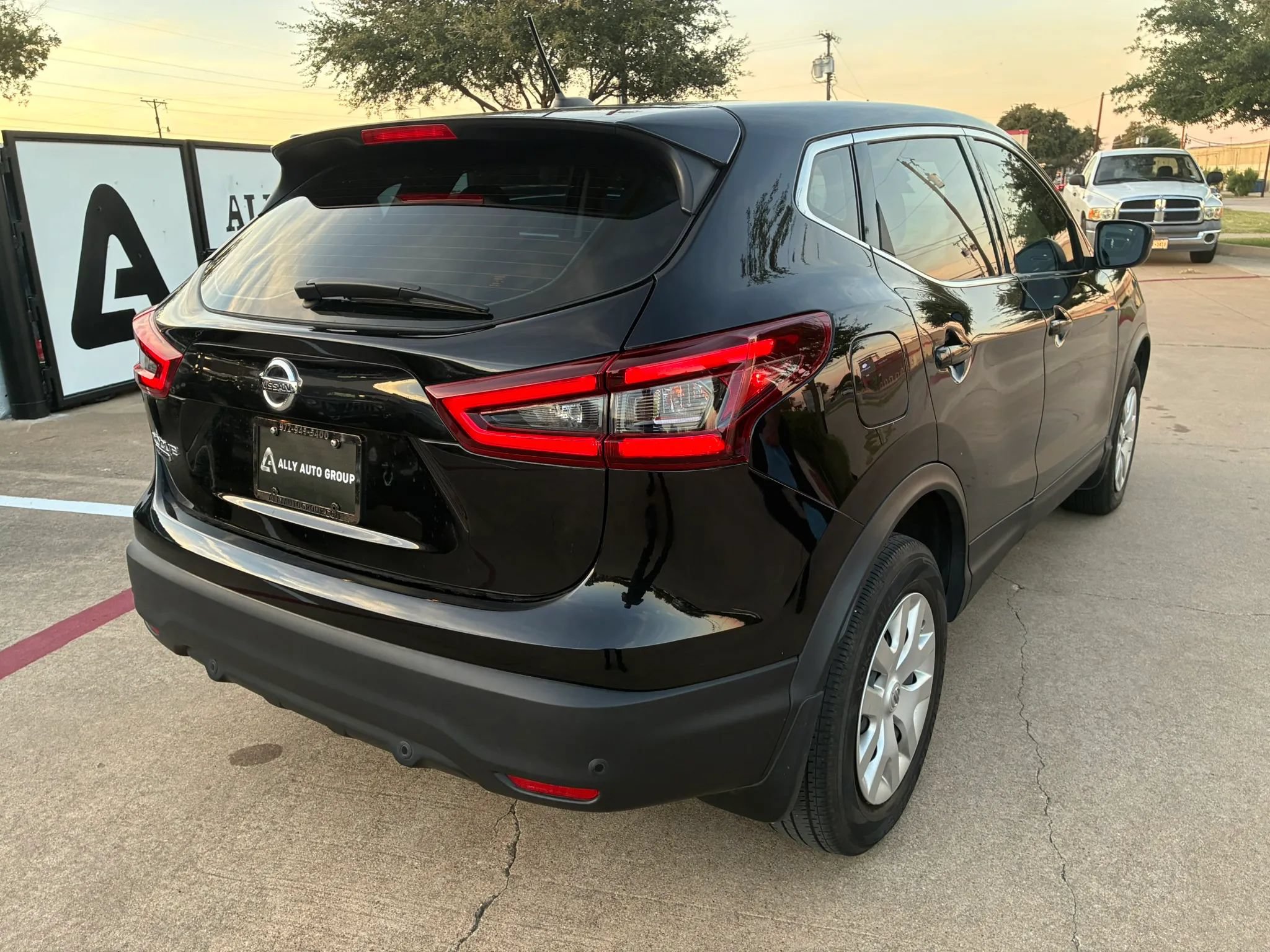 Used 2020 Nissan Rogue Sport S FWD image 7