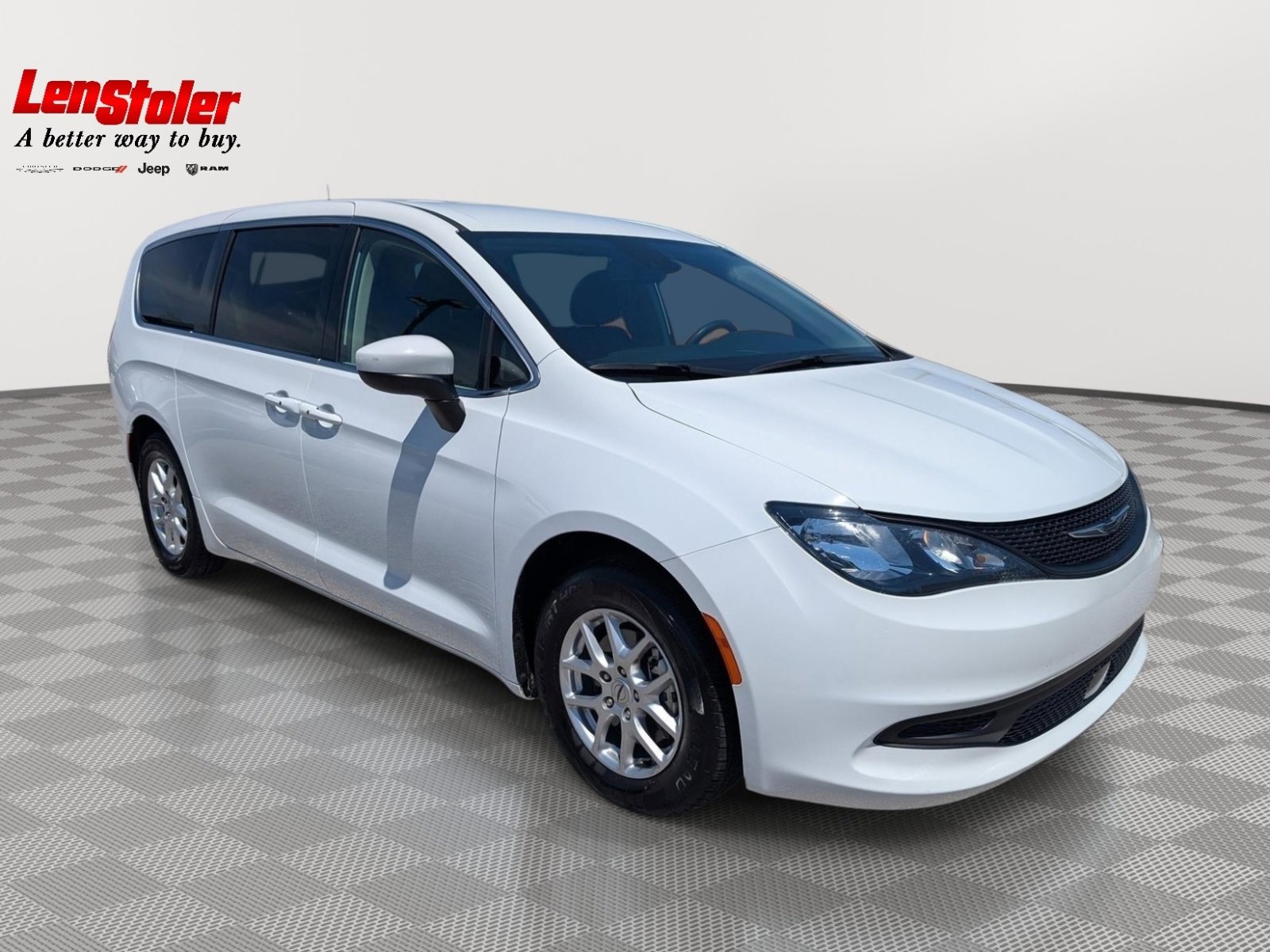 Used 2023 Chrysler Voyager LX FWD image 7