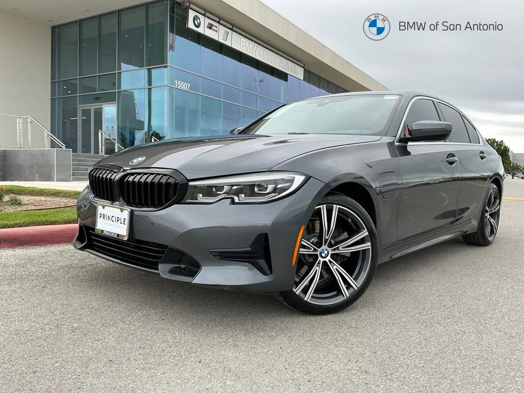 Used 2021 BMW 330e w/ Convenience Package RWD image 1