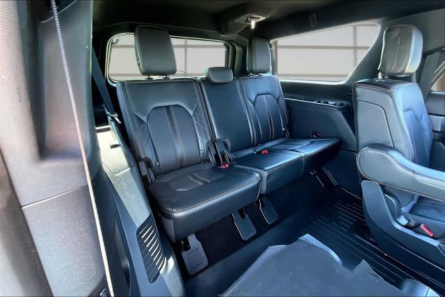Used 2022 Ford Expedition Max Platinum AWD/4WD image 28