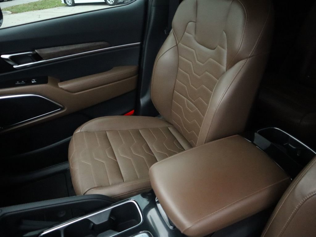Used 2022 Kia Telluride SX w/ SX Prestige Package image 30