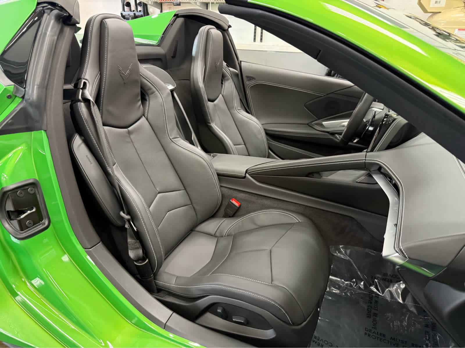 Used 2026 Chevrolet Corvette Stingray Convertible w/ 1LT RWD image 28