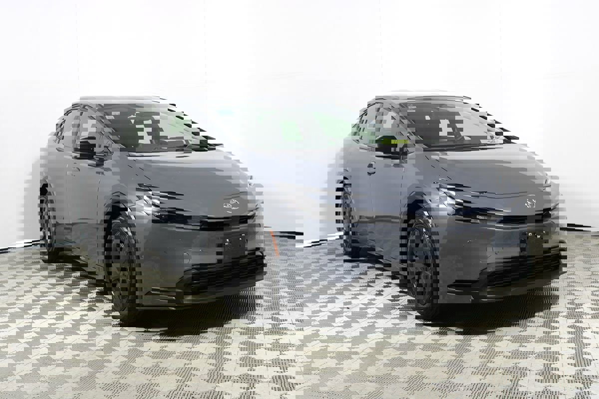 Used 2024 Toyota Prius LE image 25