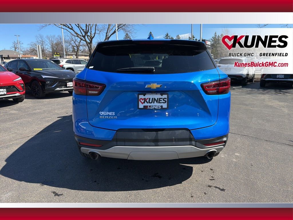 Used 2025 Chevrolet Blazer LT FWD image 6