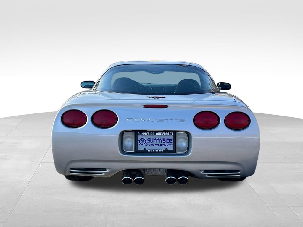 Used 2000 Chevrolet Corvette Coupe w/ Roof Pkg image 3