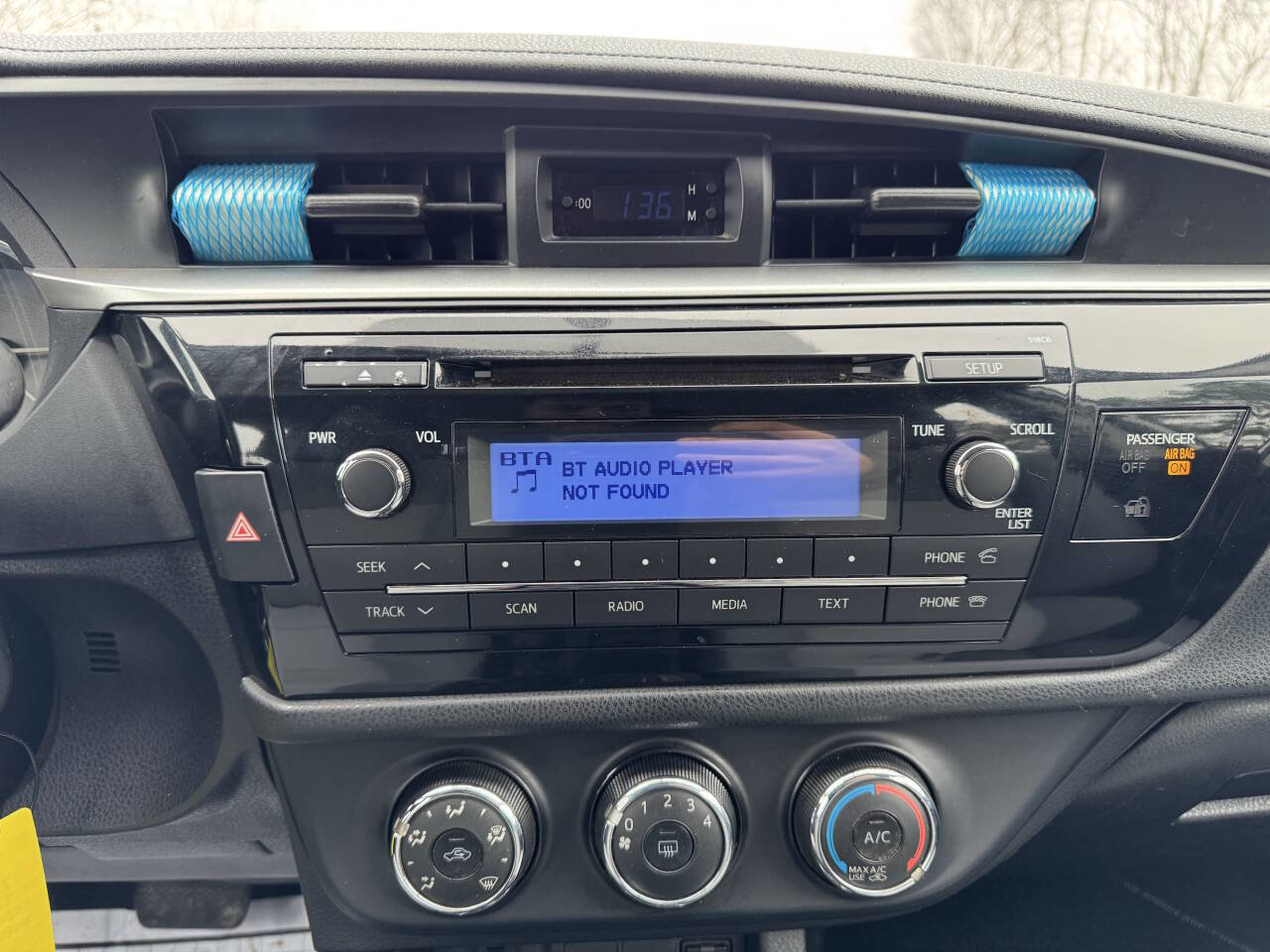 Used 2014 Toyota Corolla L FWD image 19