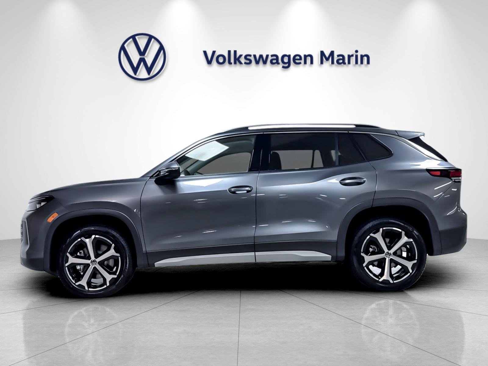 New 2026 Volkswagen Tiguan SE AWD/4WD image 2