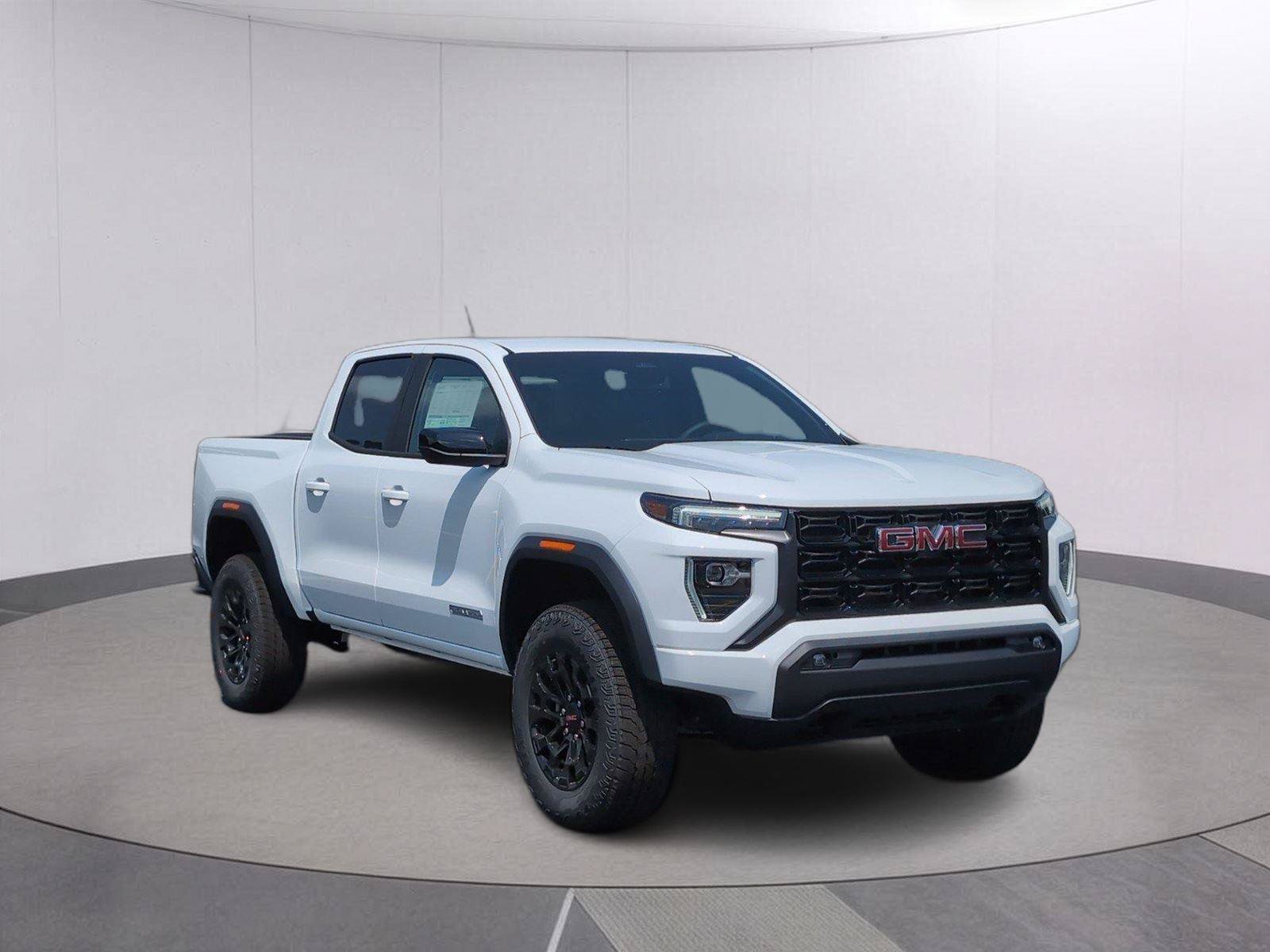New 2026 GMC Canyon Elevation w/ Convenience Package RWD image 8