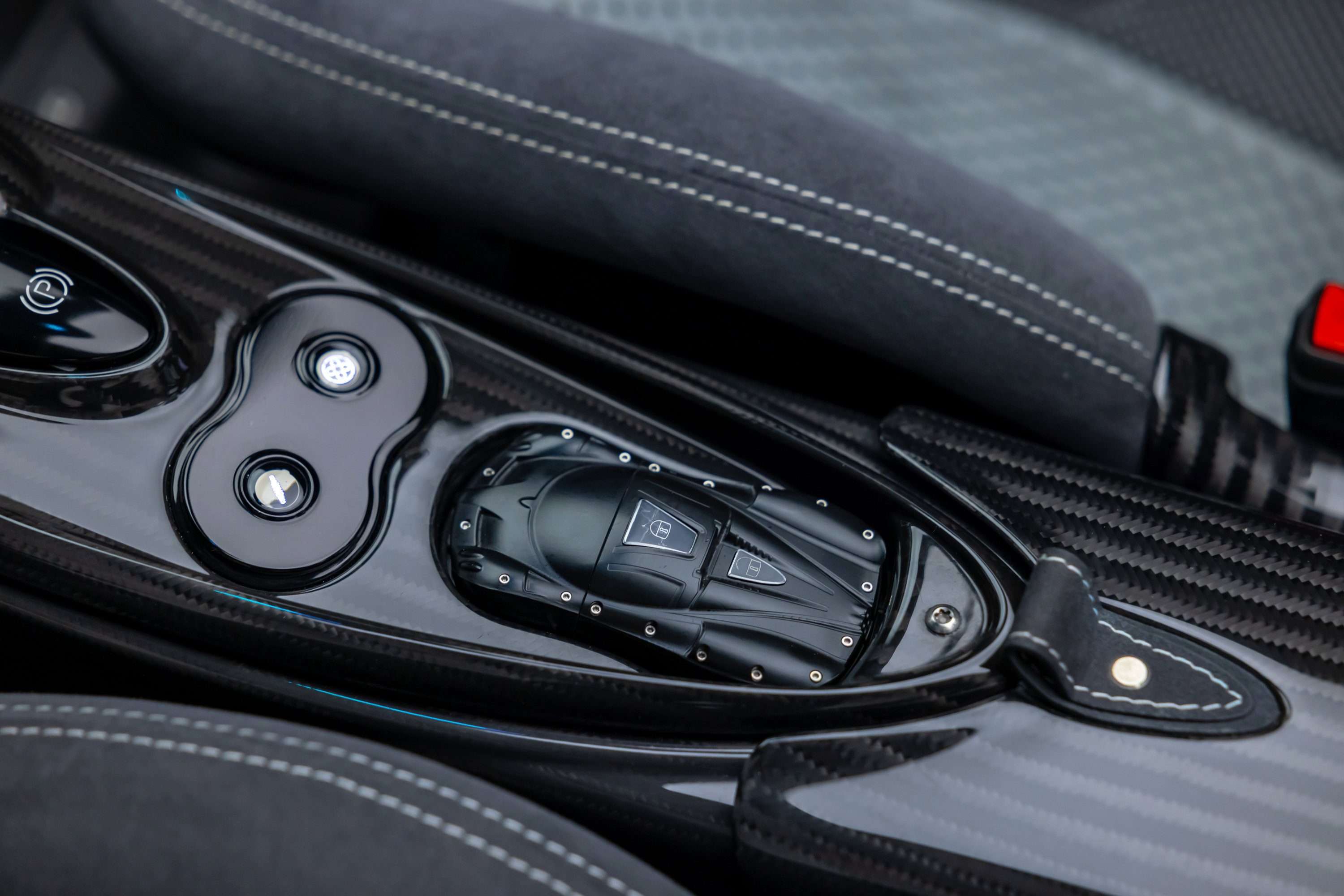 Used 2020 Pagani Huayra image 39