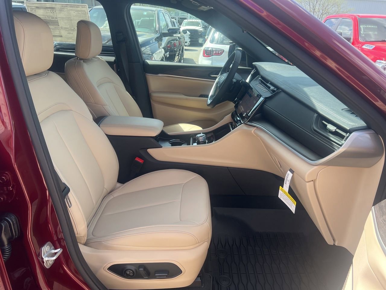 New 2026 Jeep Grand Cherokee L Limited w/ Limited Altitude Package AWD/4WD image 22