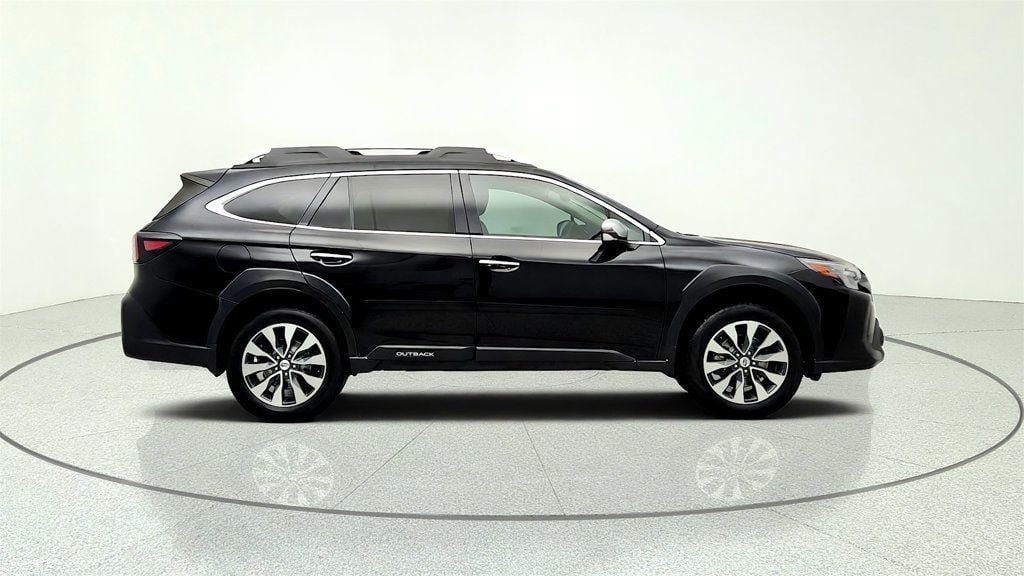 Used 2023 Subaru Outback Touring XT AWD/4WD image 4