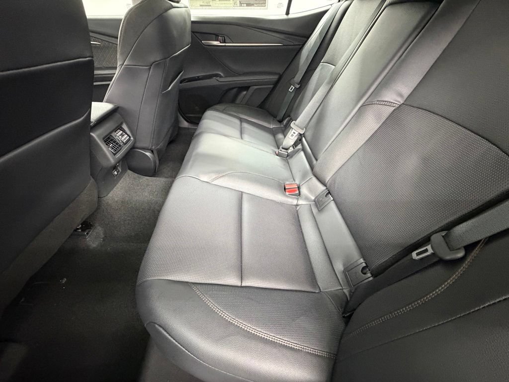 Used 2026 Toyota Camry XLE FWD image 30