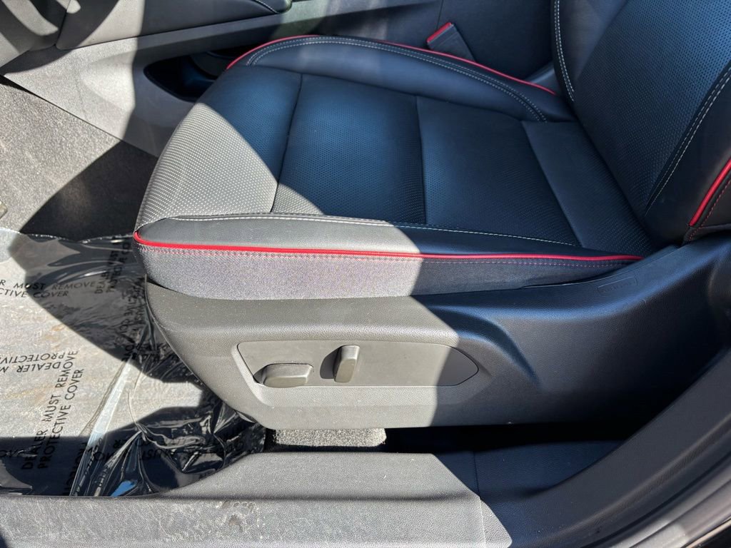 Used 2023 Buick Envision Essence w/ Sport Touring Package image 16