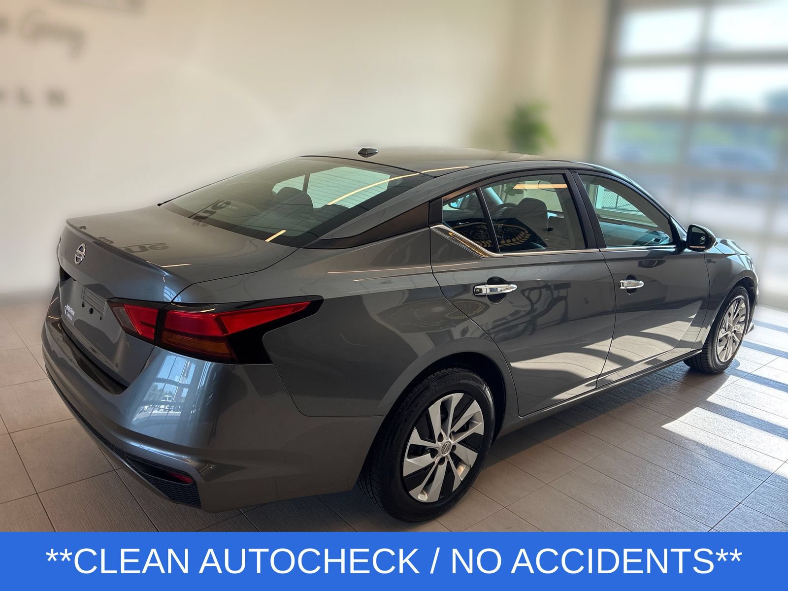 Used 2019 Nissan Altima 2.5 S FWD image 2