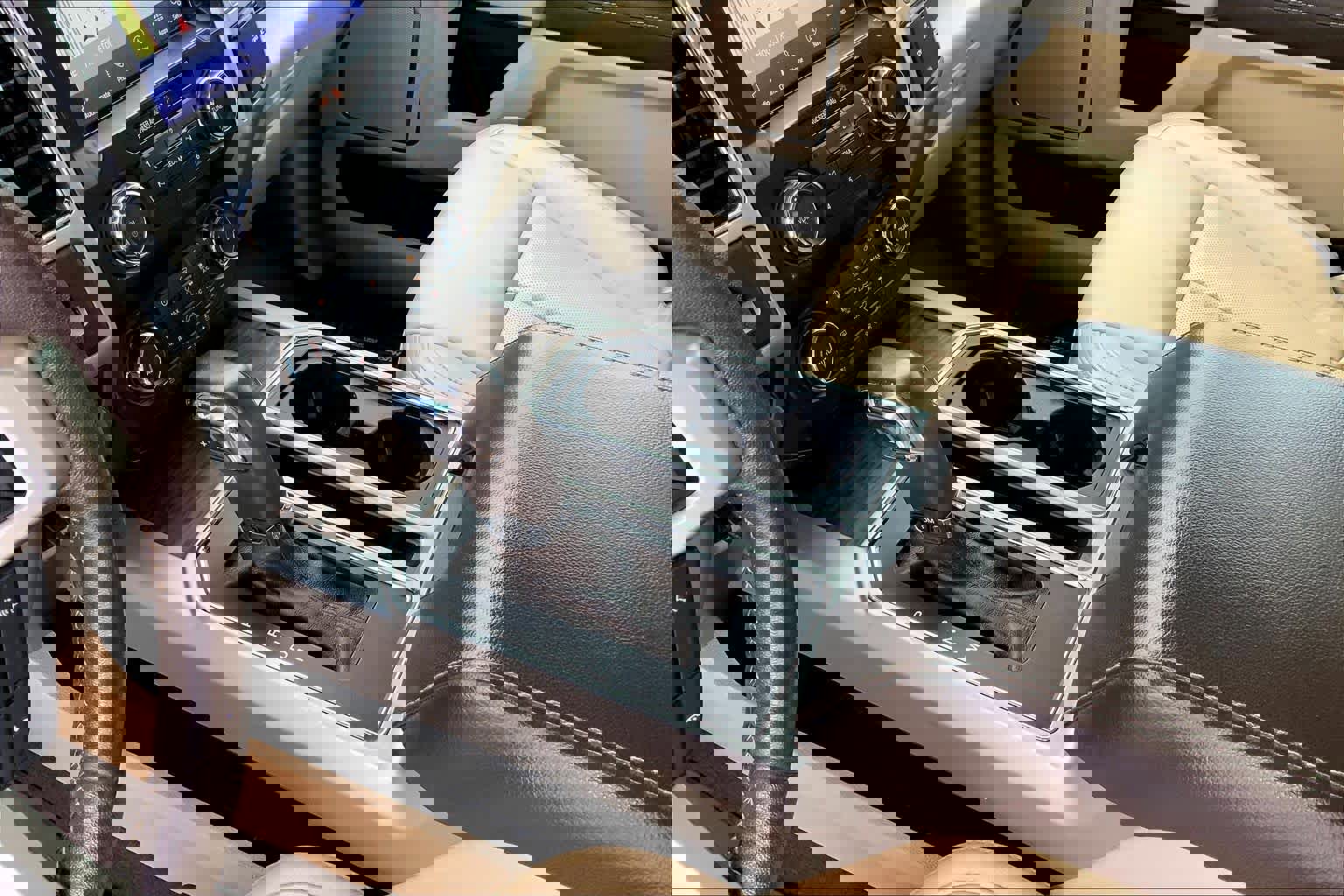 Used 2020 Ford F150 Lariat w/ Equipment Group 501A Mid image 14