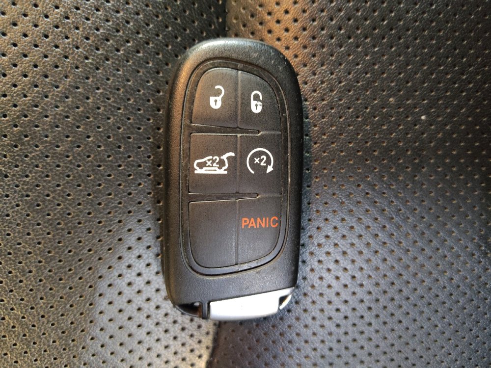 Used 2023 Jeep Cherokee Altitude Lux image 32