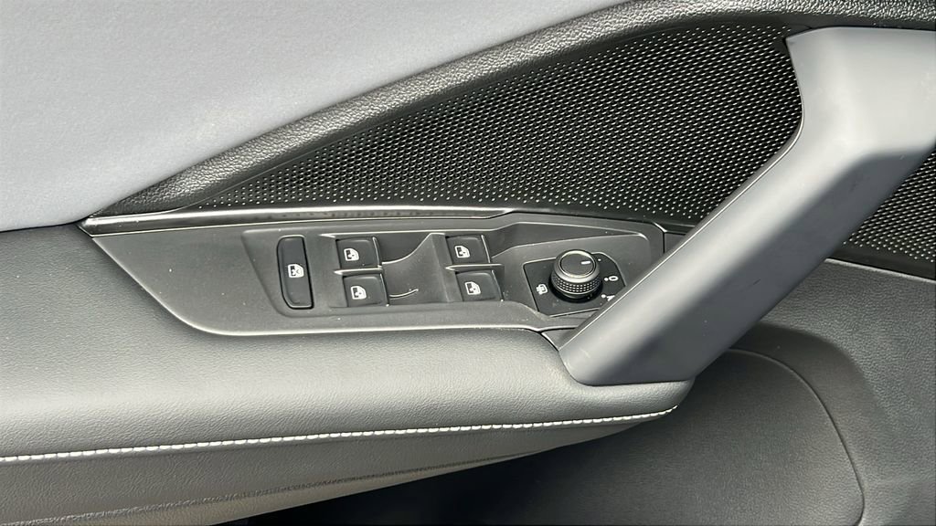 New 2026 Volkswagen Tiguan SE image 18