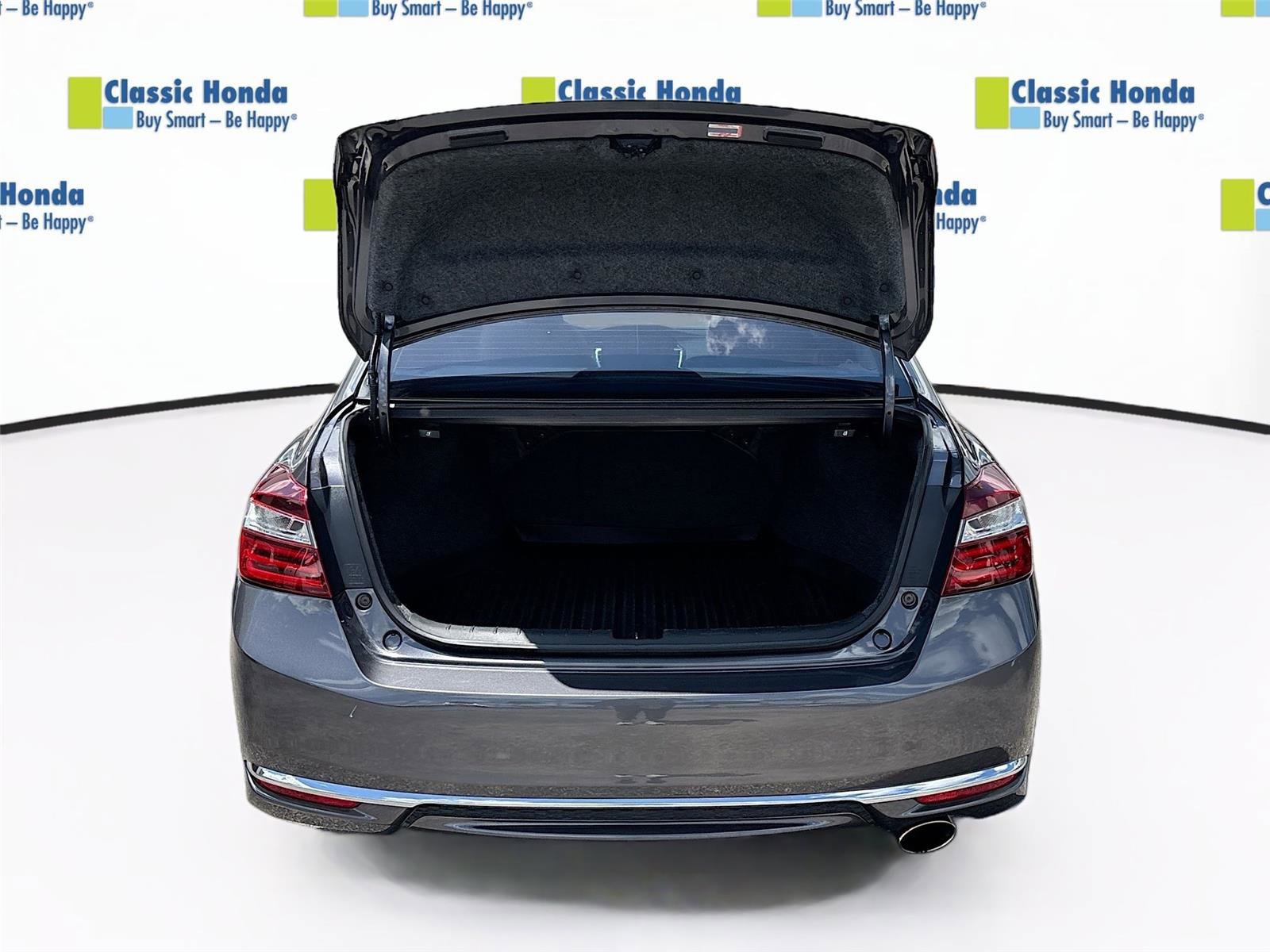 Used 2017 Honda Accord EX image 30