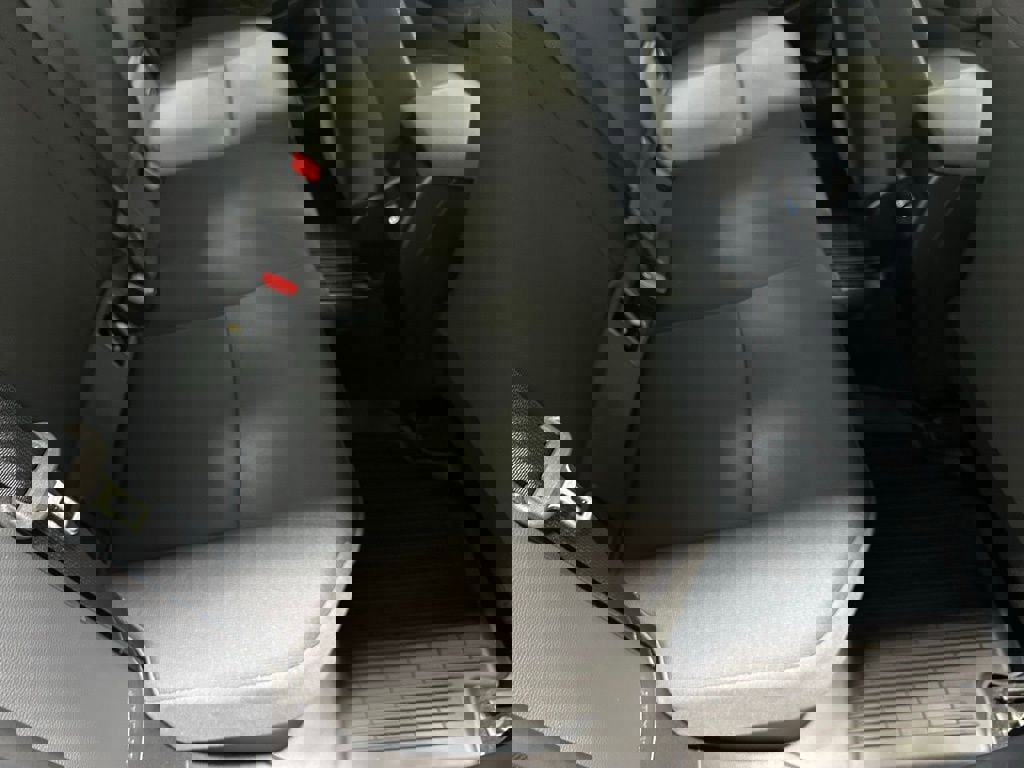 Used 2025 Toyota Corolla LE image 51