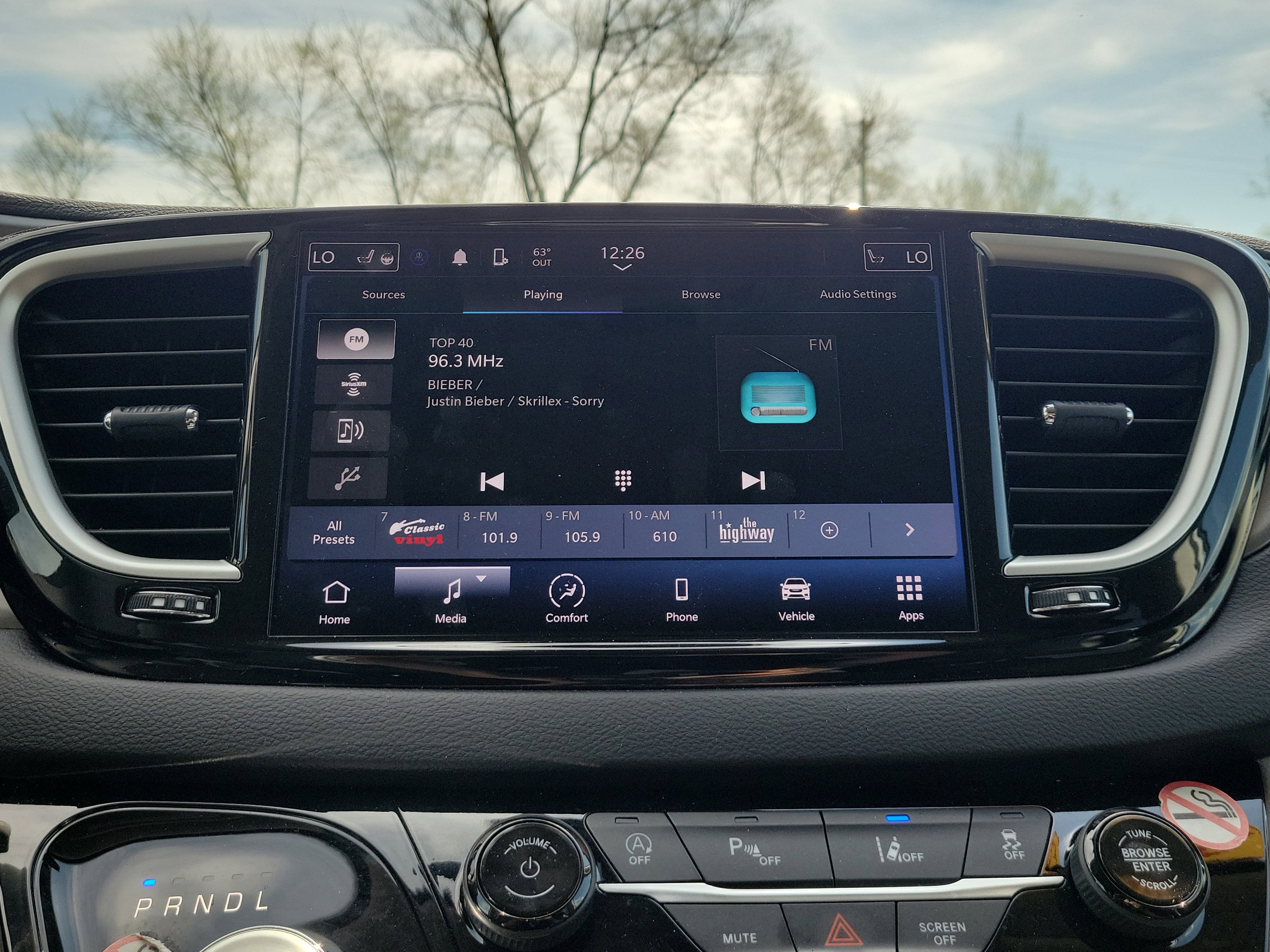 Used 2023 Chrysler Pacifica Touring-L image 25