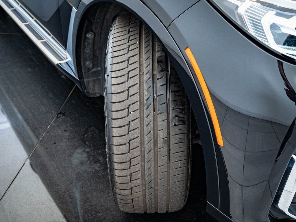 Used 2022 BMW X7 xDrive40i w/ Premium Package AWD/4WD image 39