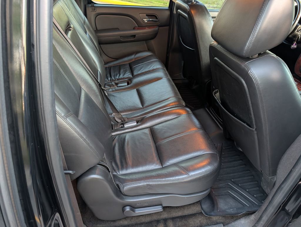 Used 2008 Chevrolet Suburban LT image 21