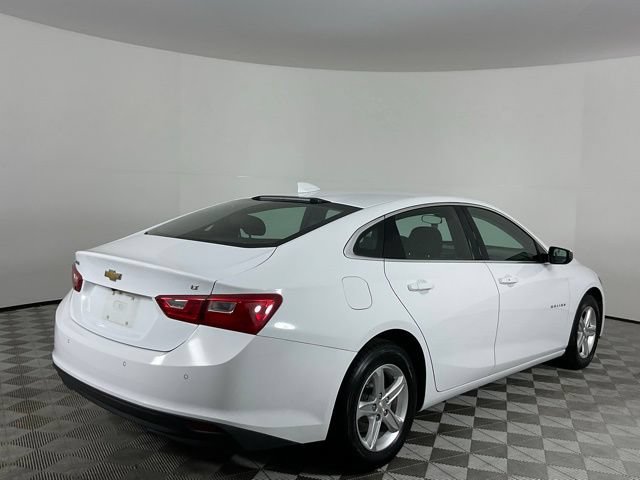 Used 2023 Chevrolet Malibu LT w/ Driver Confidence Package FWD image 5