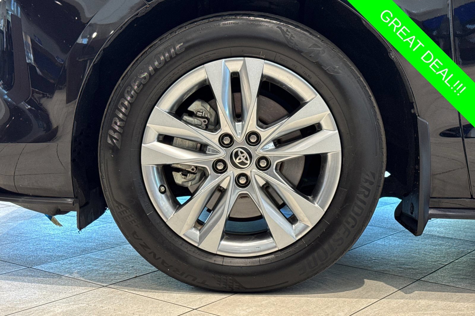 Certified 2023 Toyota Sienna Limited FWD image 27