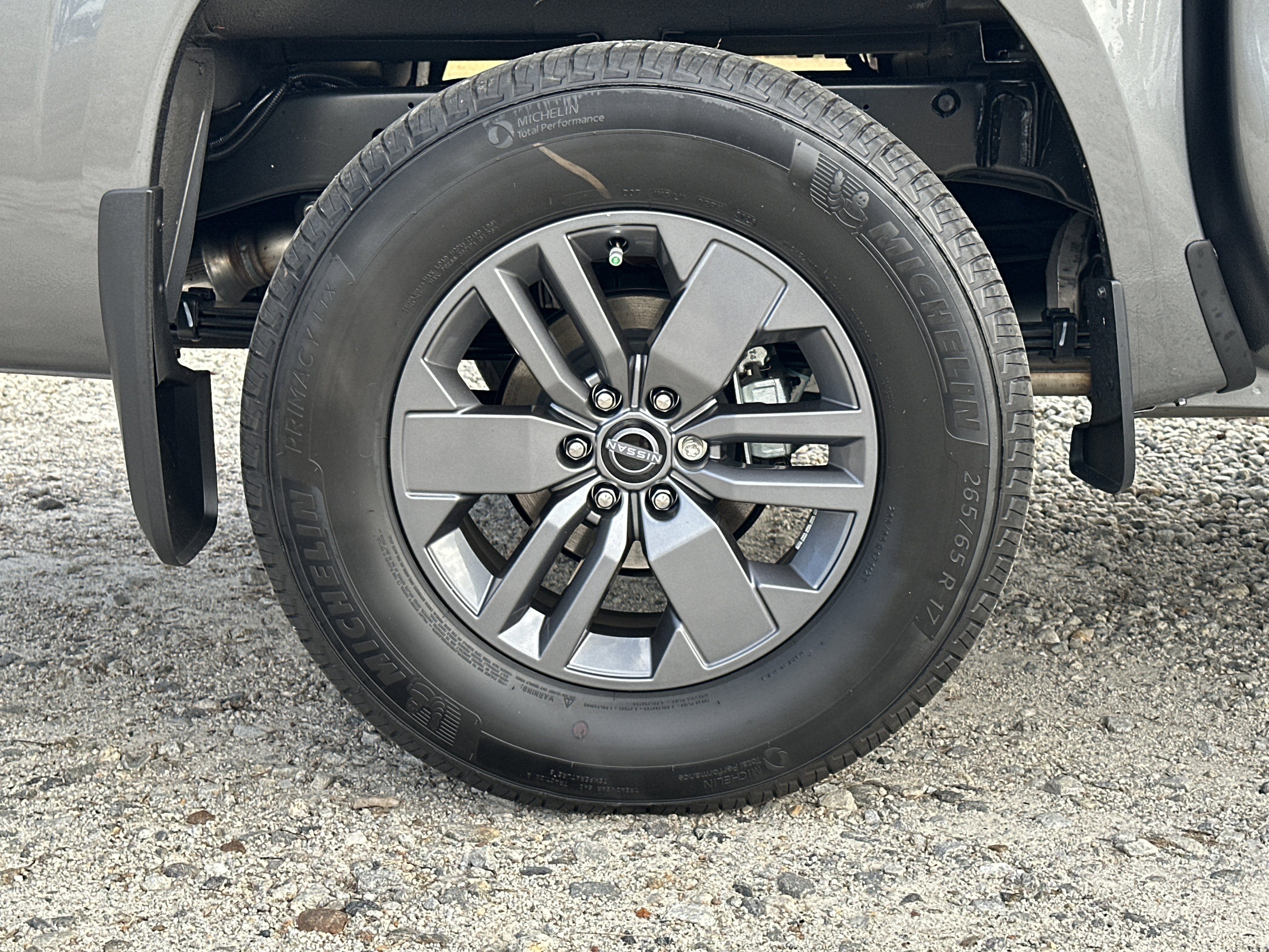 Used 2026 Nissan Frontier SV w/ SV Convenience Package image 17