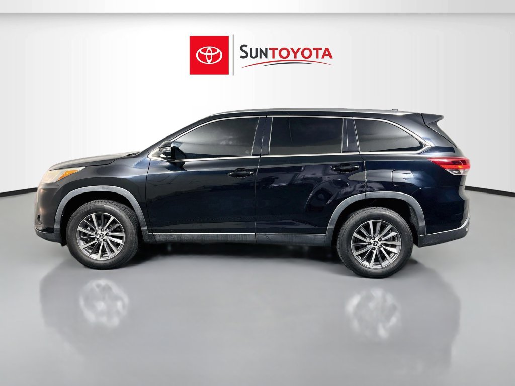 Used 2019 Toyota Highlander XLE FWD image 6
