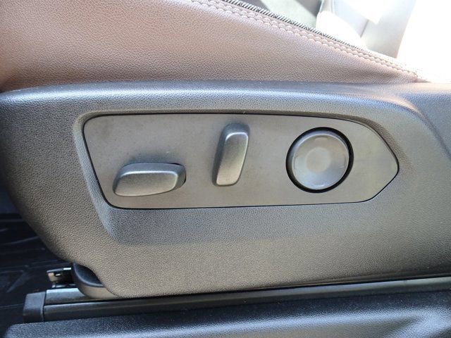 Used 2023 Chevrolet Tahoe High Country AWD/4WD image 11