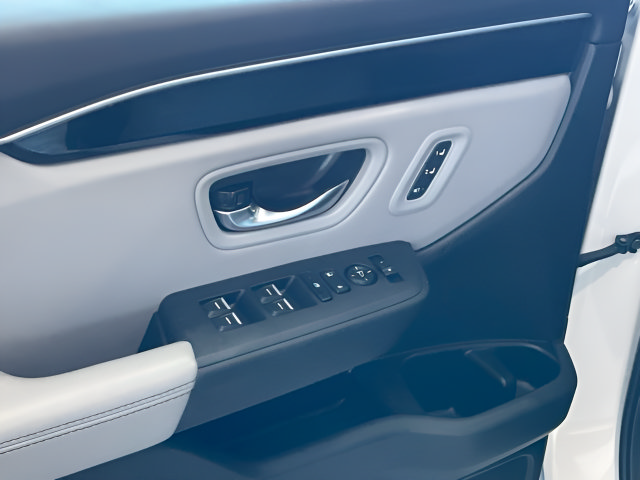 Certified 2025 Honda Pilot Touring image 10
