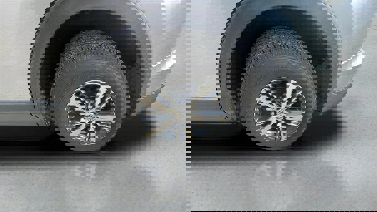 Used 2017 Toyota RAV4 XLE image 19