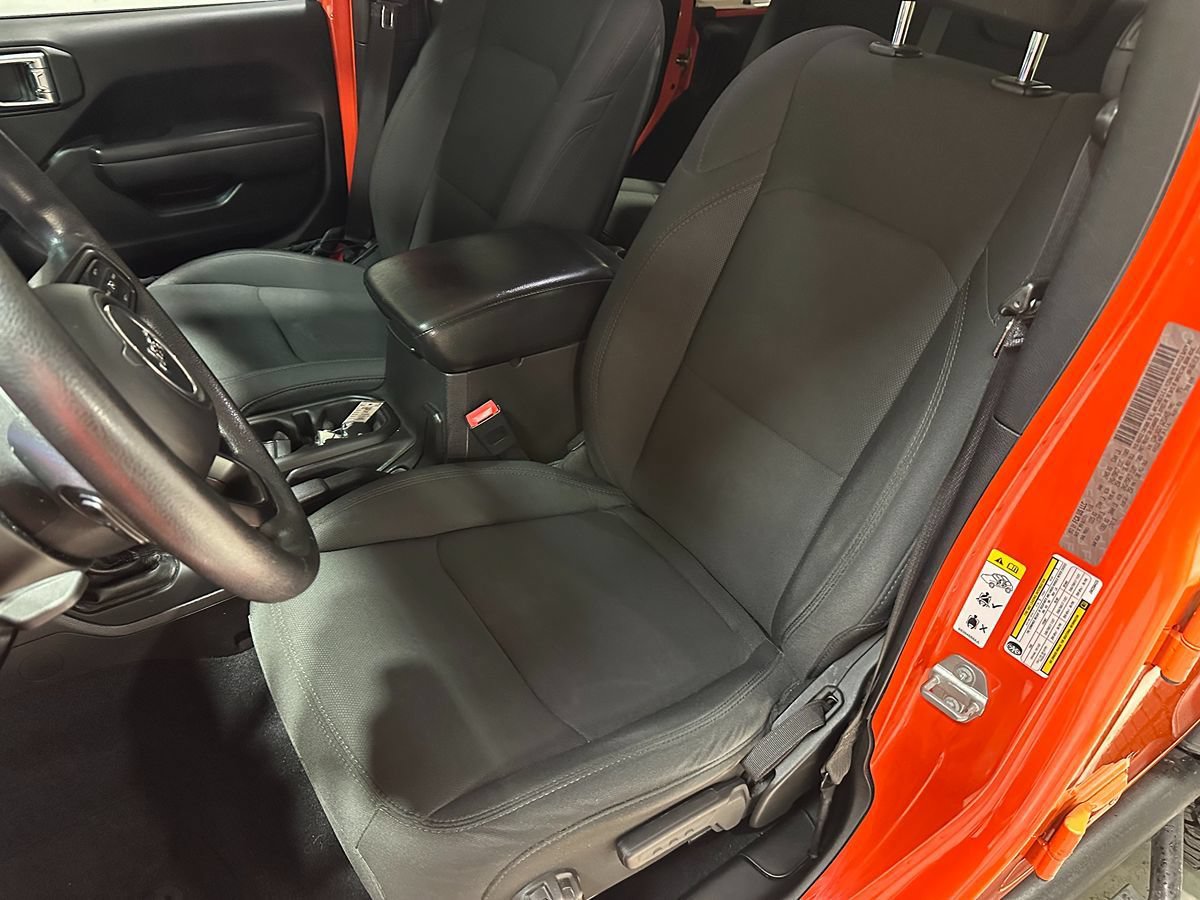 Used 2018 Jeep Wrangler Unlimited Sport AWD/4WD image 26