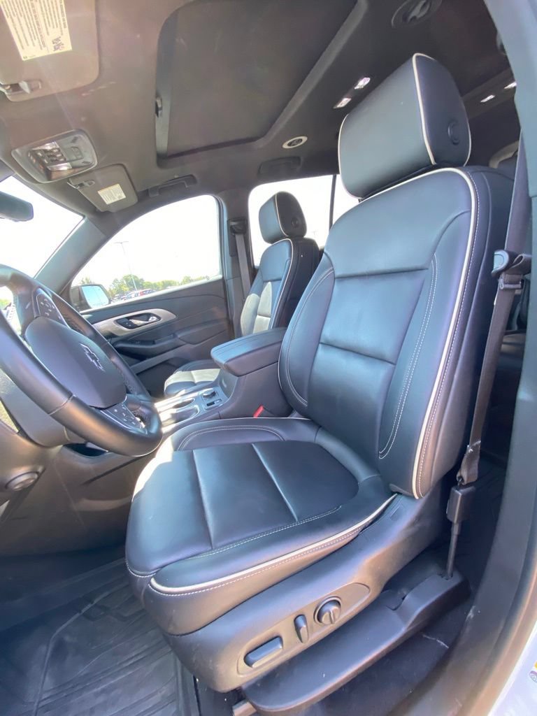 Used 2023 Chevrolet Traverse Premier w/ Redline Edition AWD/4WD image 11