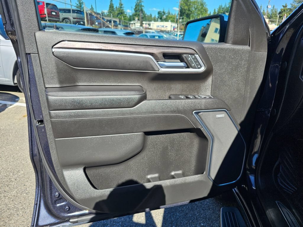 Used 2022 Chevrolet Silverado 1500 LTZ AWD/4WD image 21