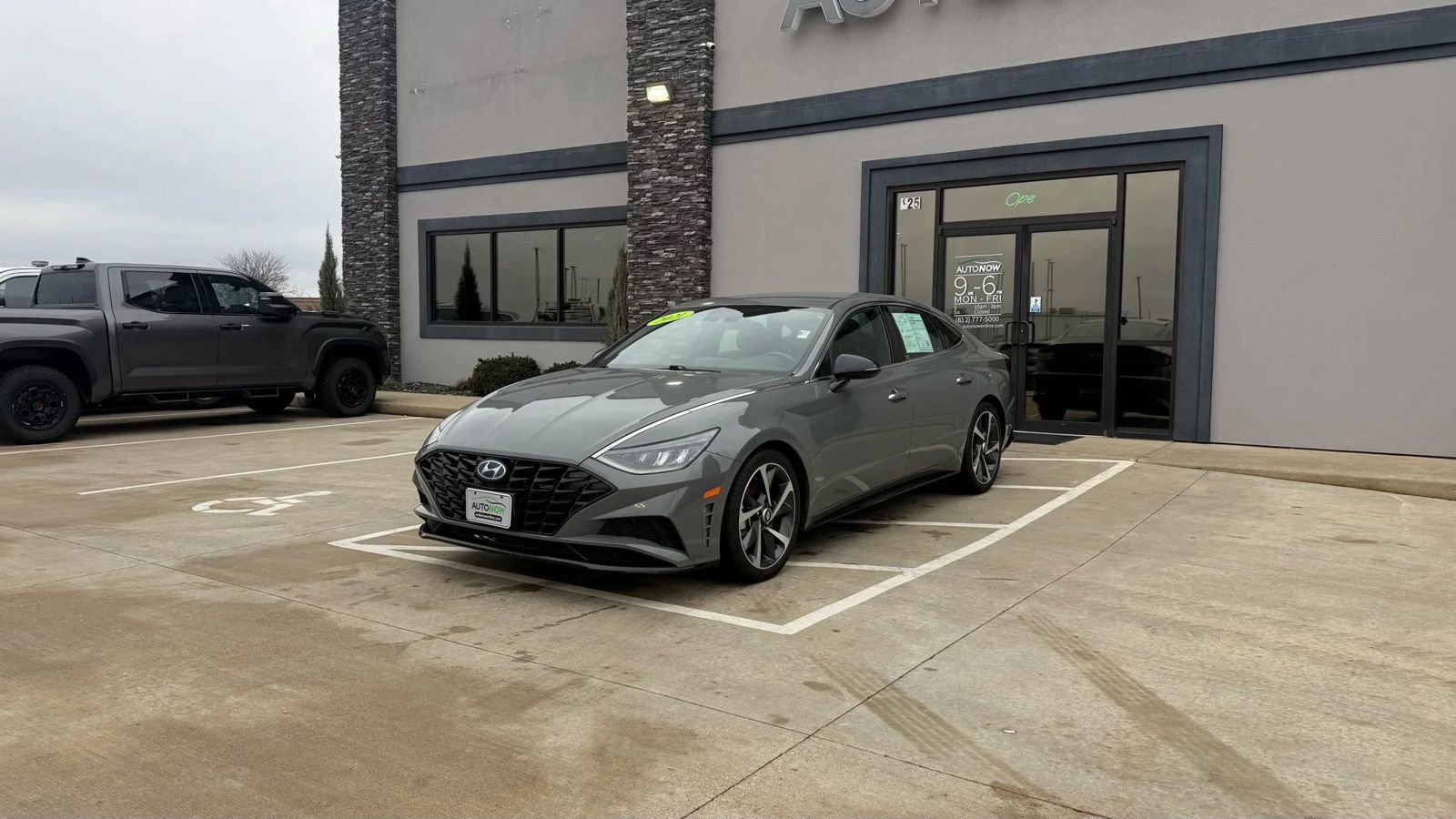 Used 2021 Hyundai Sonata SEL Plus w/ Cargo Package image 2