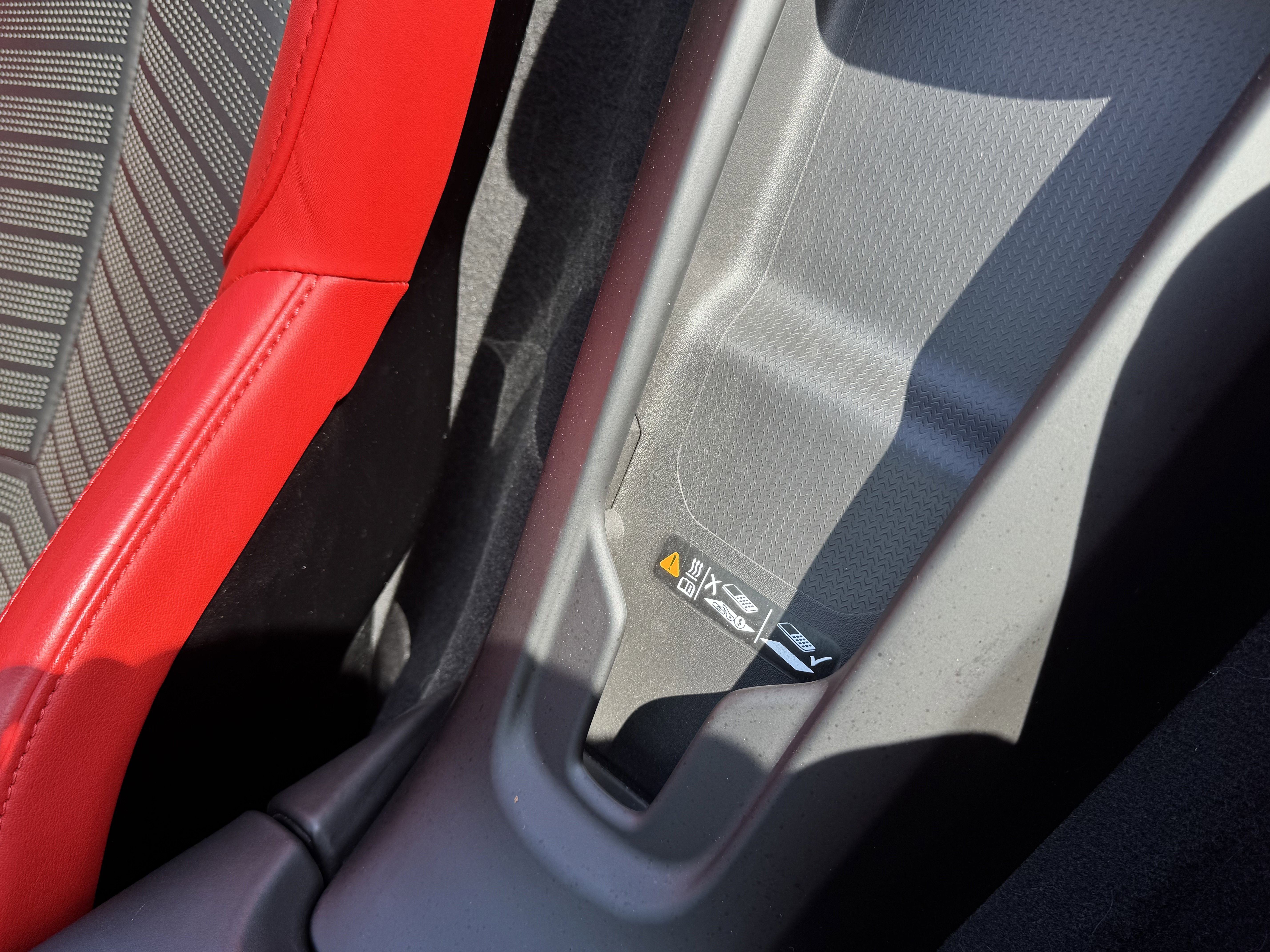 Used 2021 Chevrolet Corvette Stingray Premium Conv w/ Z51 Performance Package image 26