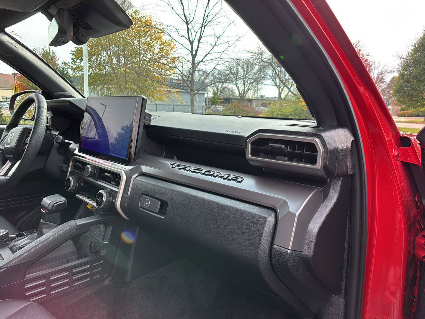 Used 2024 Toyota Tacoma TRD Off-Road w/ TRD Off Road Premium Package AWD/4WD image 25