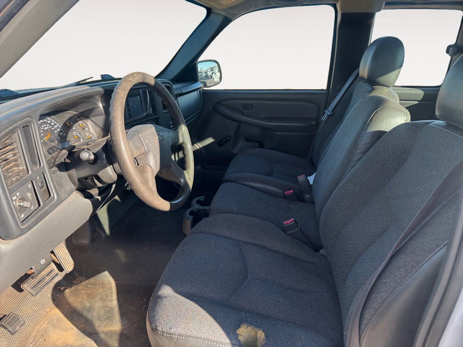 Used 2004 Chevrolet Silverado 2500 W/T image 9