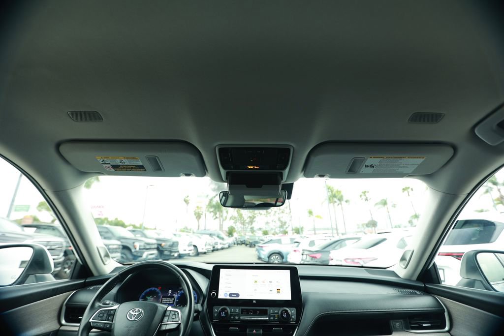 Used 2024 Toyota Grand Highlander Limited image 30