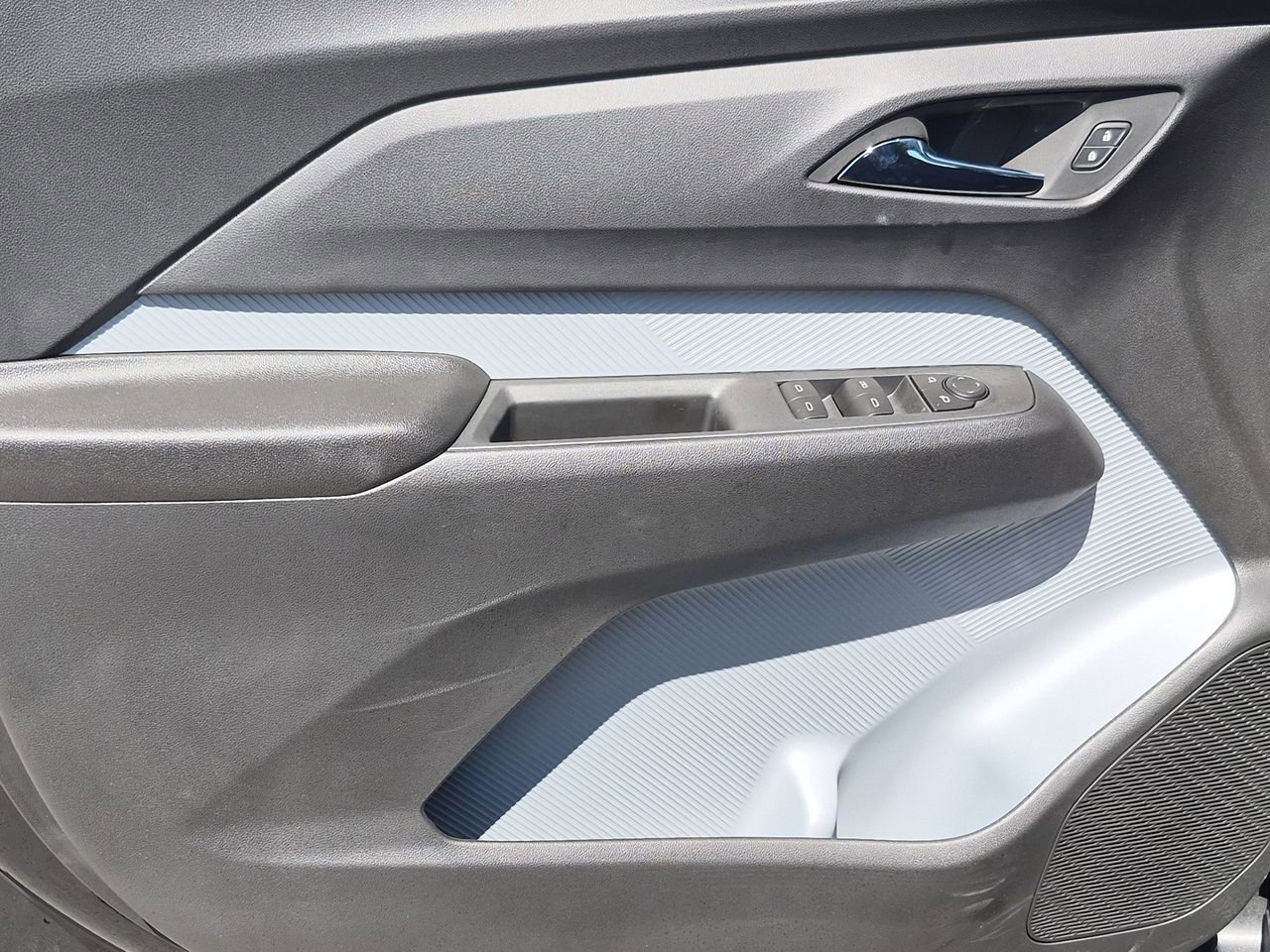 New 2027 Chevrolet Bolt RS FWD image 22