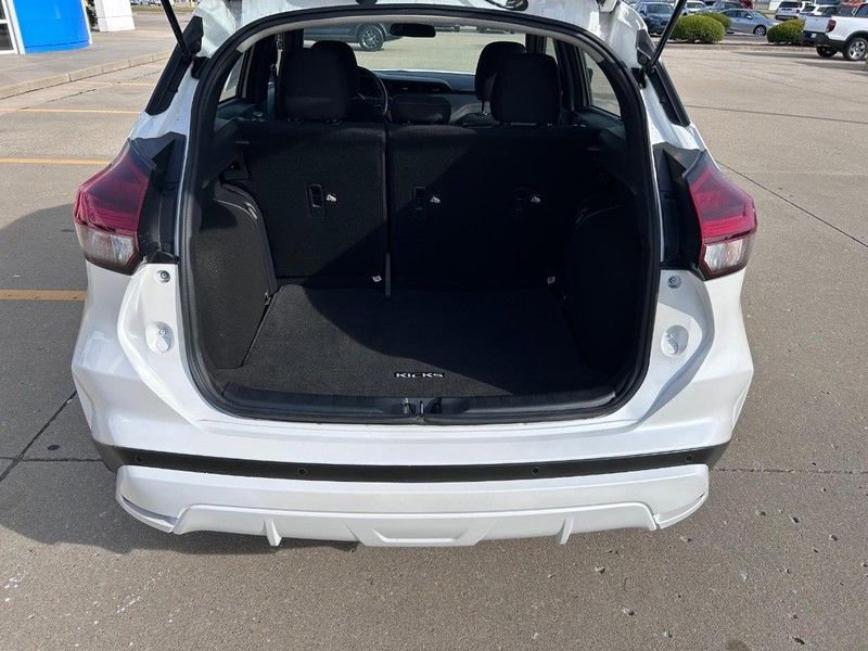 Used 2024 Nissan Kicks SR image 4