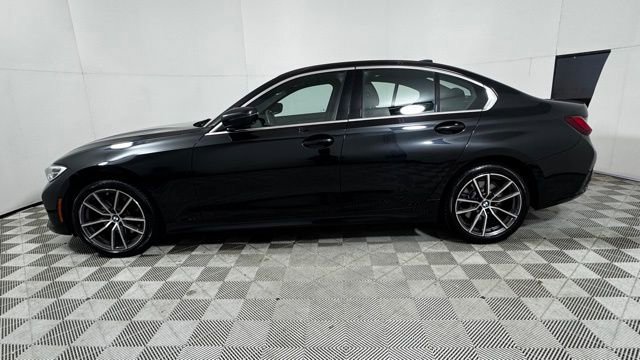 Used 2022 BMW 330i xDrive Sedan w/ Driving Assistance Package image 4
