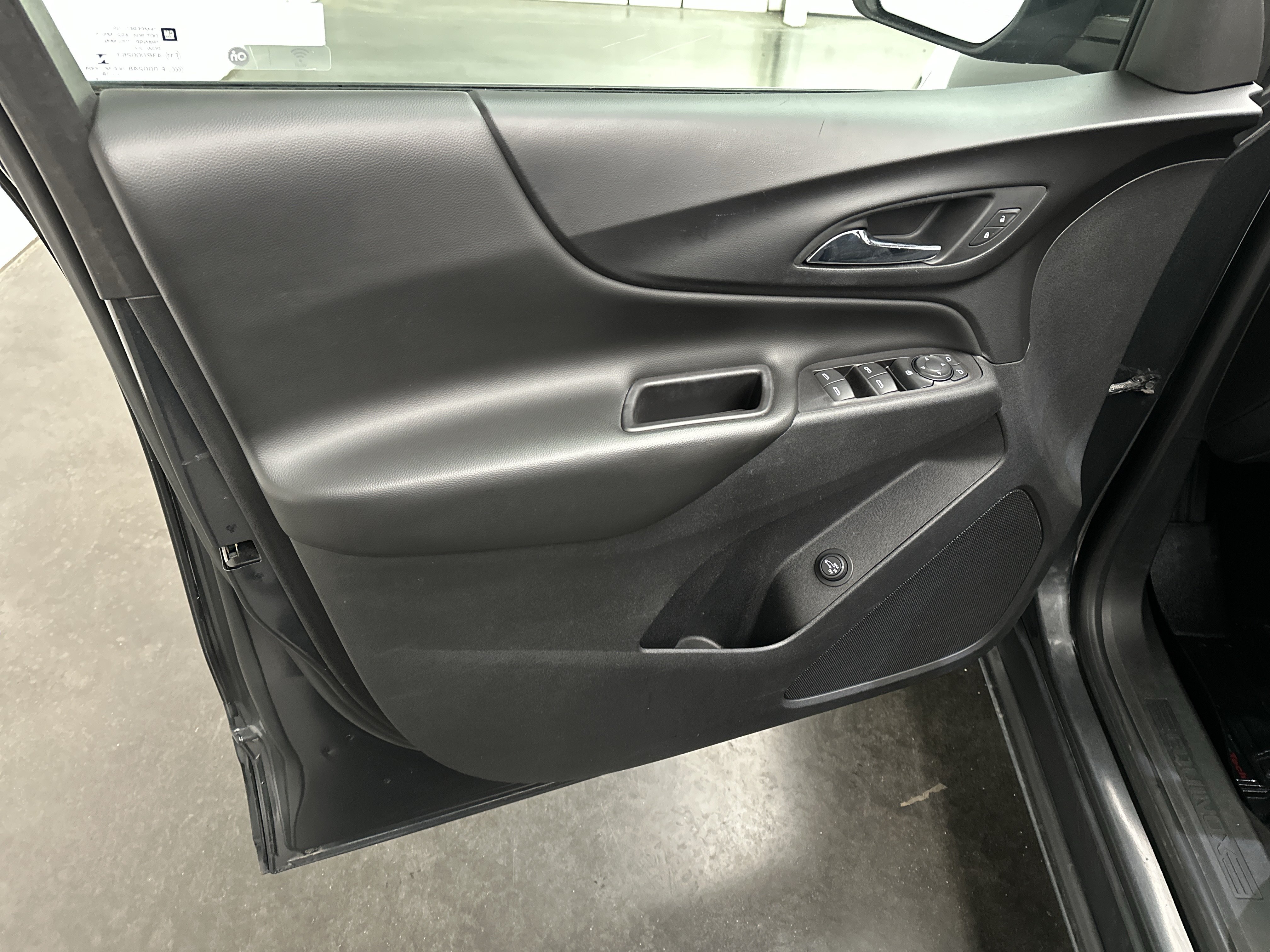 Used 2019 Chevrolet Equinox LT AWD/4WD image 18