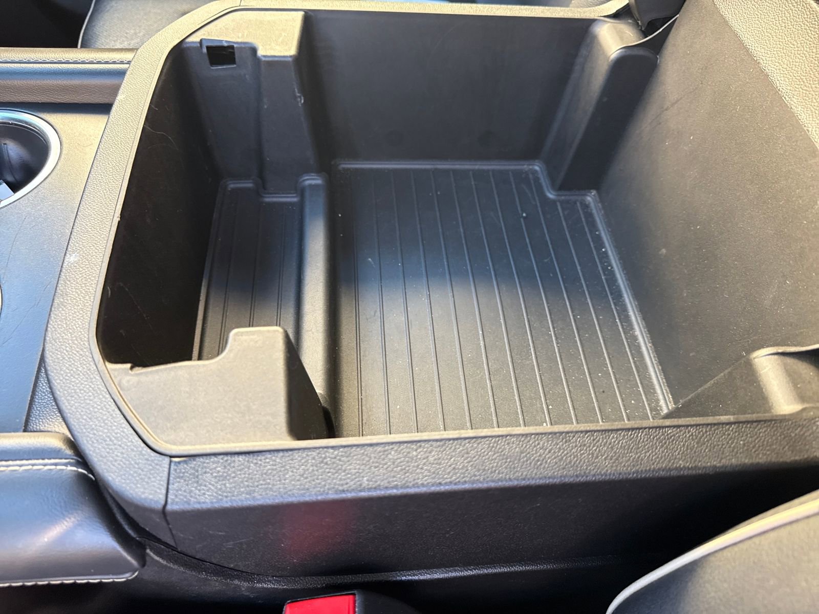 Used 2023 Chevrolet Suburban Premier image 26