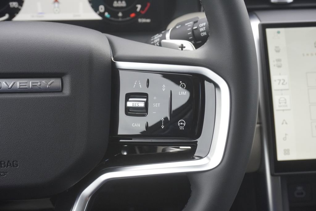 Used 2025 Land Rover Discovery Sport S image 13