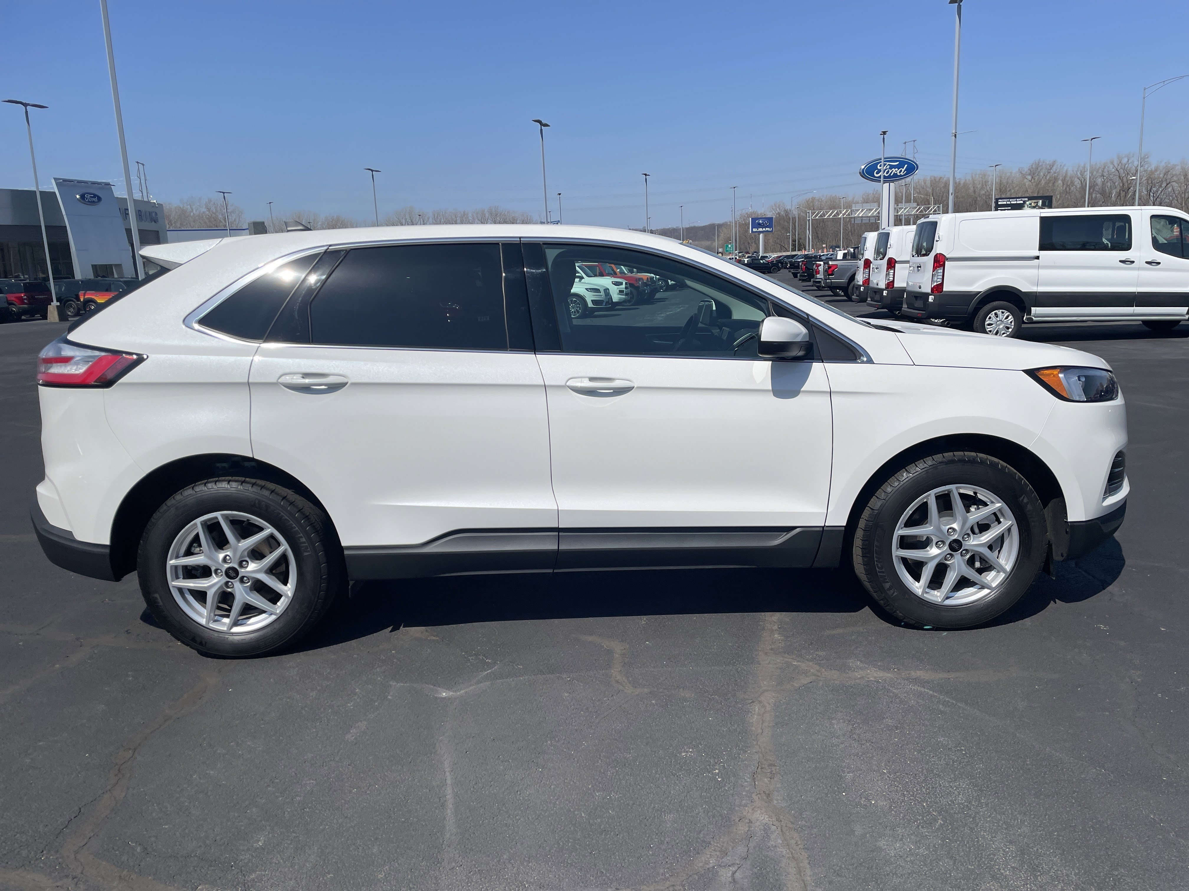 Used 2024 Ford Edge SEL w/ Convenience Package image 6